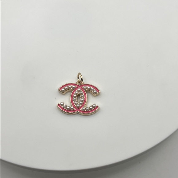 designer Jewelry - 1497. Pink and Pearl Charm with Gold Finish.